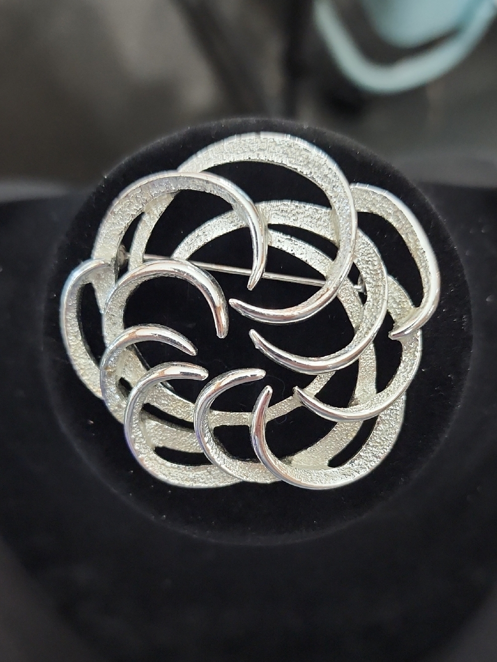 Sarah Coventry Silver Scrolled Floral Brooch